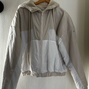 Alo Yoga Women's Beige and White Jacket